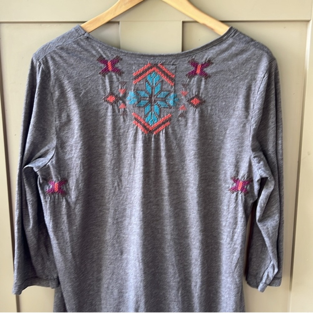 012JW // Johnny Was Los Angeles Cotton Blend Embroidered Step Hem Tunic // L - Picture 9 of 10